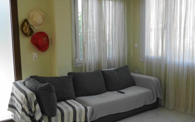 Beachfront apartment in keratokampos