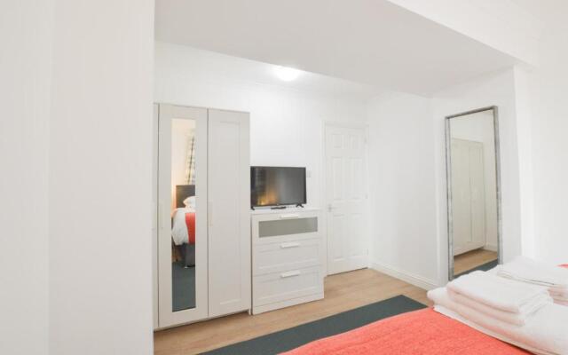 No 8 Westbay Apartment