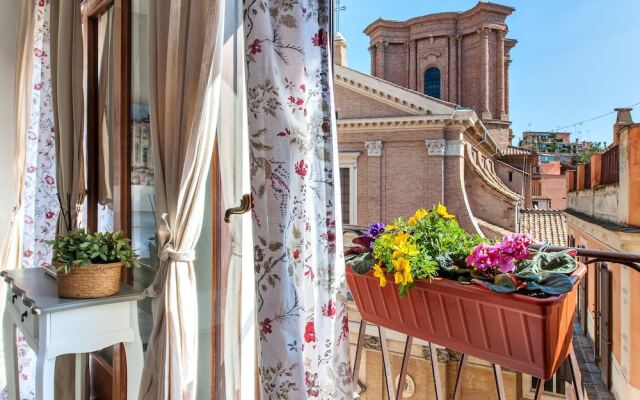 Spanish Steps Apartment