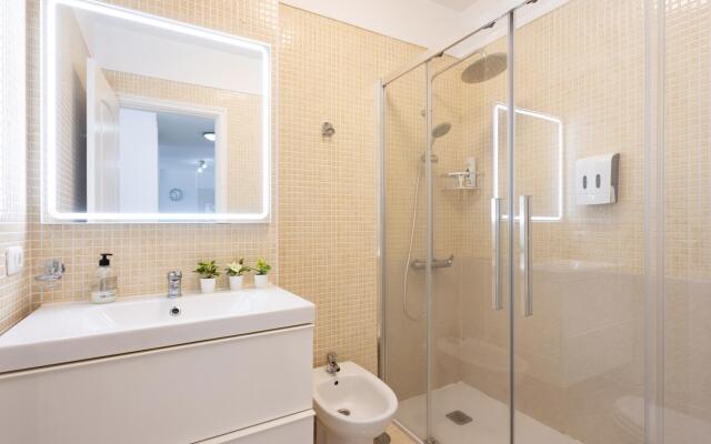 Home2Book Sea Front Duplex Terrace Pool +Wifi