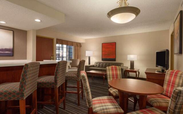 Sonesta Suites Dallas Park Central