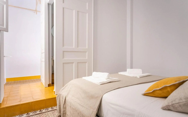 Pop Art , Sunny Apartment near Santa Cruz