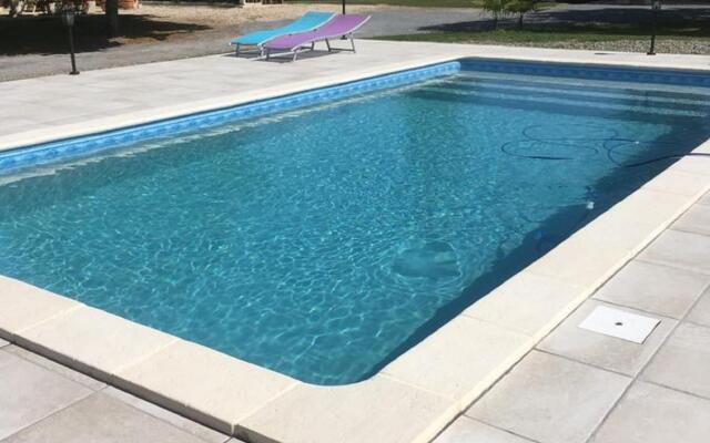 Quaint Holiday Home, Private Pool, close to Nougaro circuit