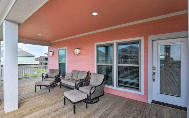 Ocean View + Wraparound Deck: Crystal Beach Home!
