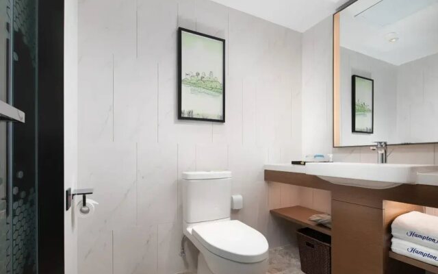 Hampton by Hilton Zhumadian Sports Center