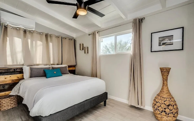 Chic Duplex in Tucson 1 of 2