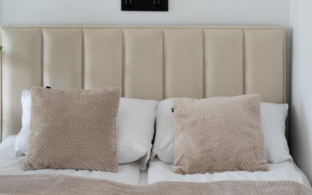 Nature & Bright Apartment by Renters