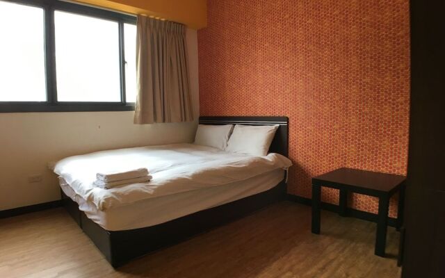 Taichung Go-Around Hostel