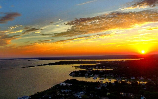 Baywatch Hotel & Marina