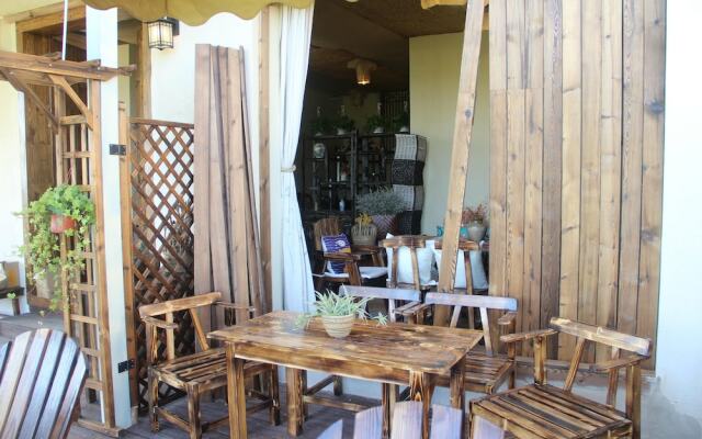 Buyi Hotel Resort Fuxian Lake