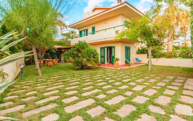 Sea View From Private Garden Terrace With Barbecue