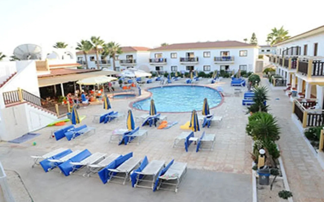 Cosmelenia  Apartments