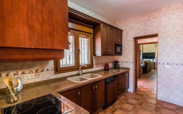 Villa Javier Sayalonga by Ruralidays