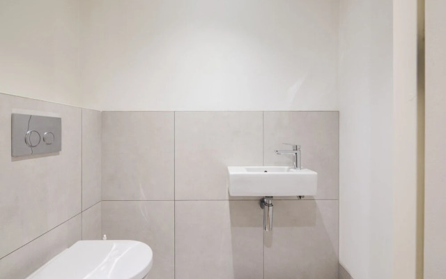 Hatton Wall by Servprop