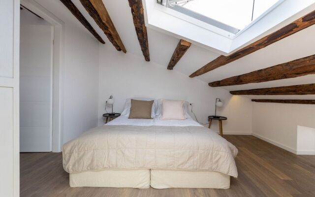 The View Apartment Old Town by Irundo