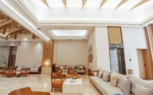 Hot Spring Holiday Hotel