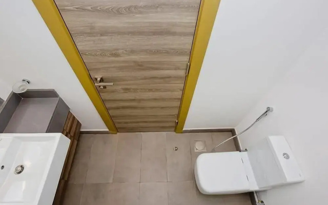Guest and Co - Enchanting Vistas From This Fancy Apartment in JVC