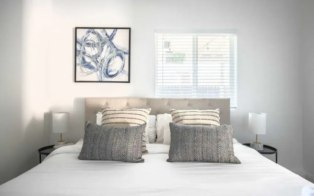 Elegant Retreat Modern Comforts, Prime Location