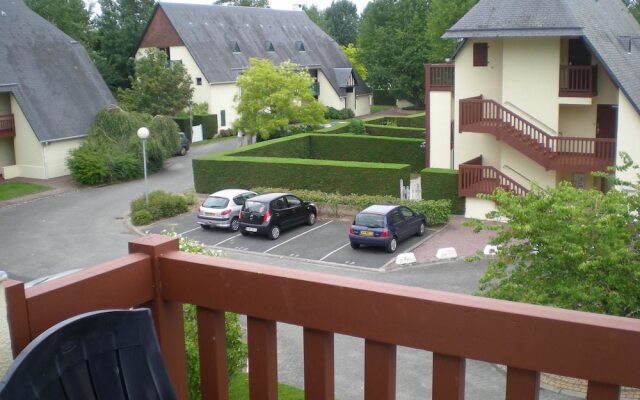 Apartment With 2 Bedrooms in Tourgéville, With Balcony and Wifi - 100