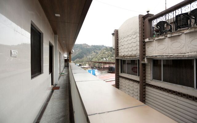 OYO 8714 Hotel Amar