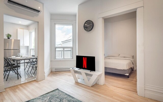 Bright and Cozy 4bedr in the of Mile-end