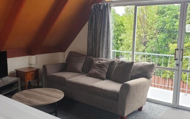 Milton Chalet Motel