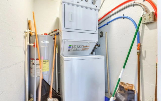 Pet-friendly Palmetto Duplex ~ 2 Mi to Riverwalk!