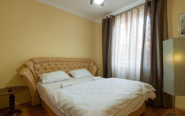 Like Hostel