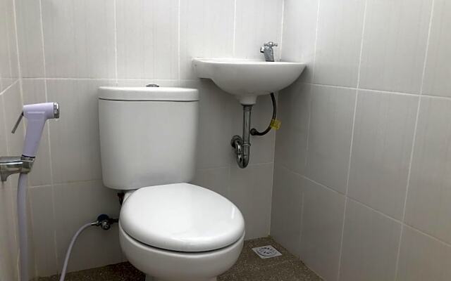 OYO Life 3093 Kost Bale Teduh