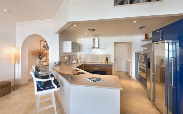 Schooner Bay 206 - The Palms