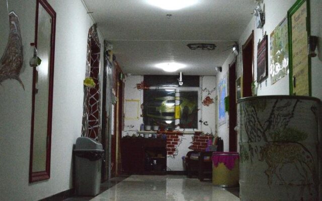 Datong Green Island Youth Hostel Railway Station