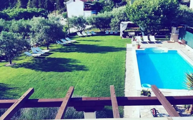 Villa Solo, Luxury Family app in Nature Park