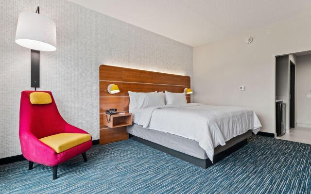 Holiday Inn Express & Suites Orlando - Lake Buena Vista, an IHG Hotel