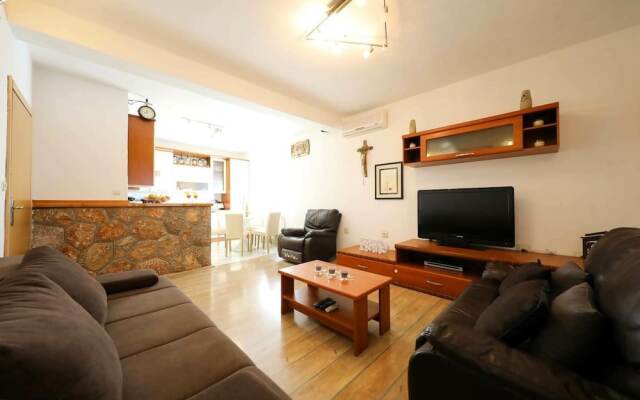 Charming Villa in Poličnik with Swimming Pool