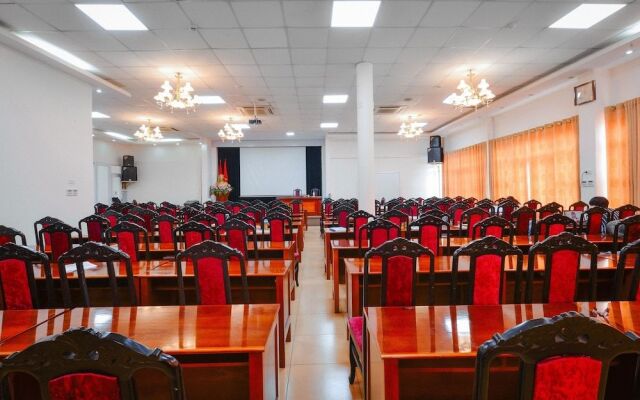 OYO 269 MOET Hotel