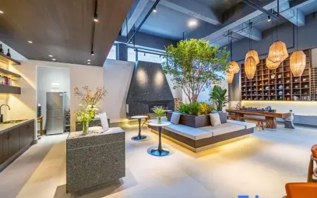 Shiyi Chinese Inn (Dali Gaotiezhan)