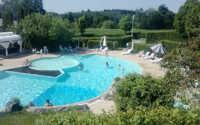 Kawan Village Camping Club Lac de Bouzey