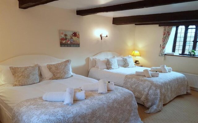 Bickleigh Castle Hotel