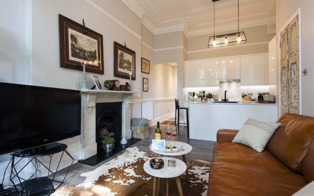 The Warwick Road Residence - IRV