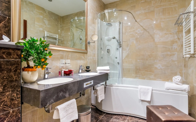 Hotel President Solin