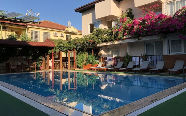 Ten Apart Hotel