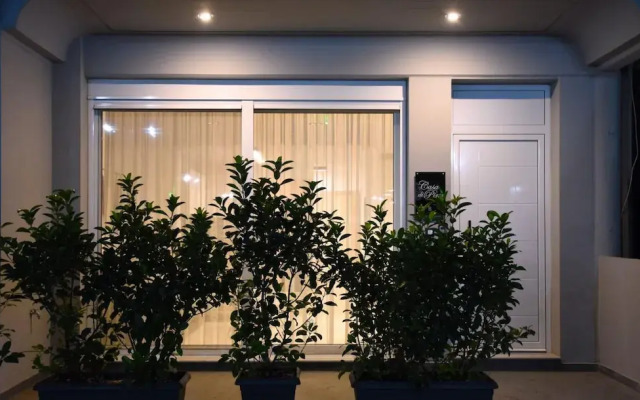 Casa di Pino in Paradisi Square Near Airport