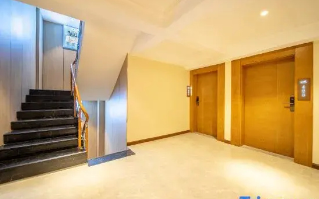HanTing Hotel (Guiyang Convention and Exhibition Center Financial City)