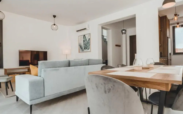66 PER - Stay Villa Palm