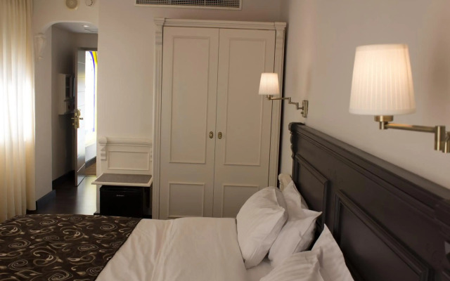 Avent Verahotel