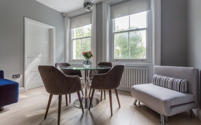 Stylish 2 Bedroom Flat in Kensington Near Hyde Park