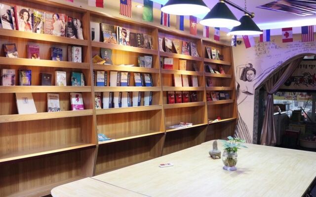 Luoyang Yijia International Youth Hostel