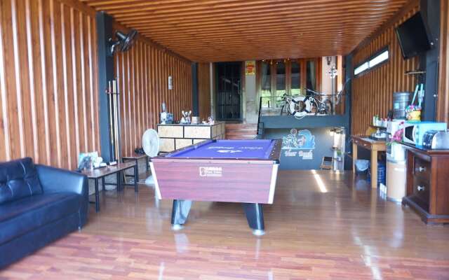 Near Beach Hostel - Adults Only