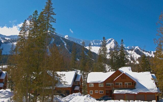 Polar Peak Lodges by Fernie Lodging Company