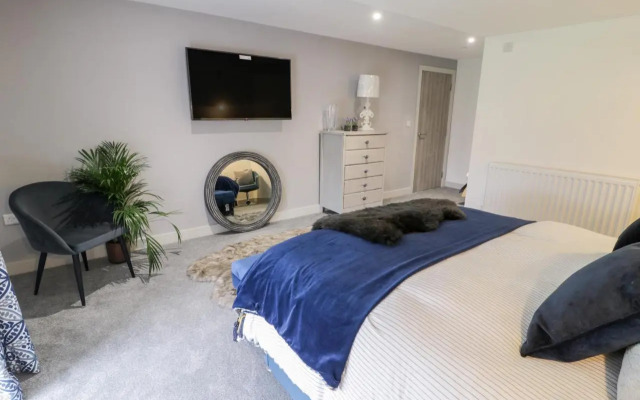 Capel Mawr, Basement 19